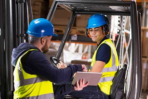 Forklift & Equipment Training in Spanish